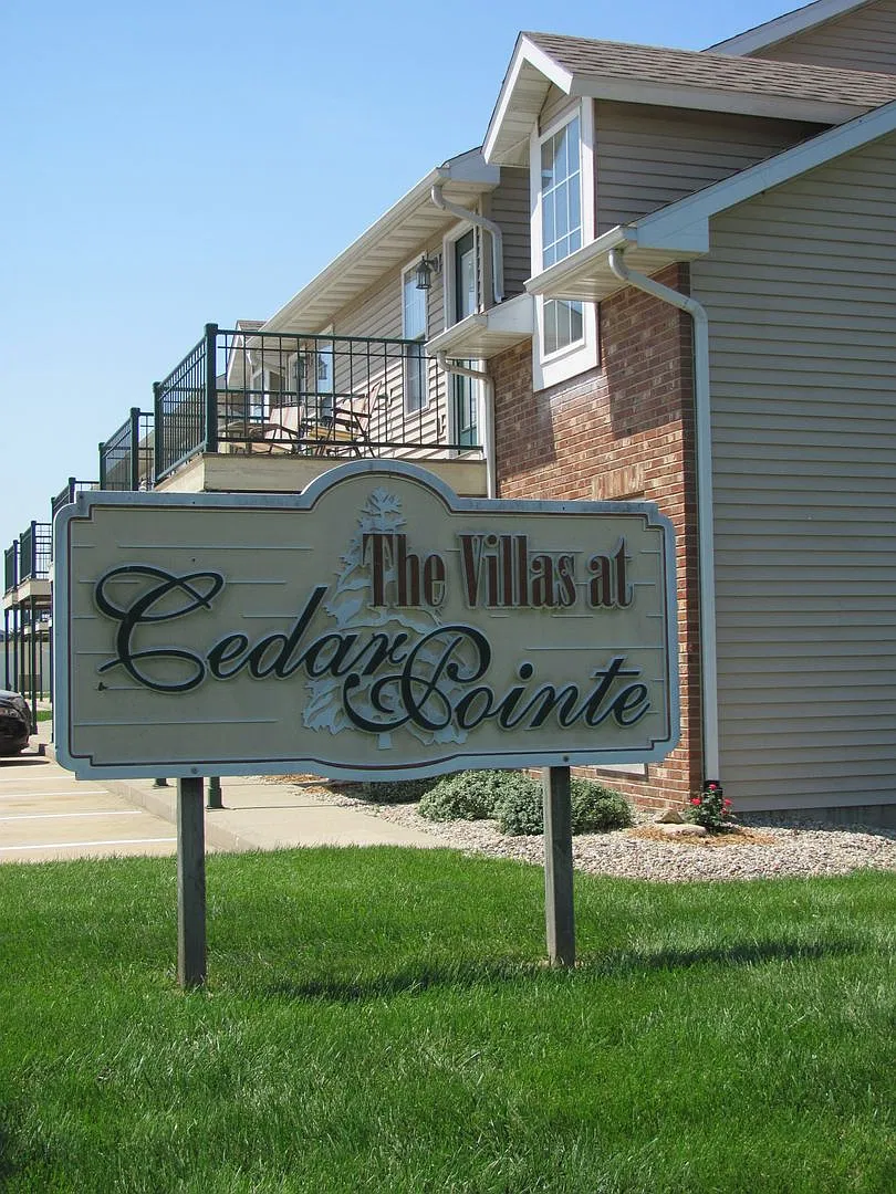 Cedar Pointe — Photo 1