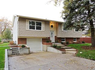 7612 Cumberland Dr, Hanover Park, IL 60133