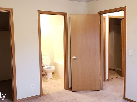 3rd image of 1492 NW Falls Creek Loop Unit 2