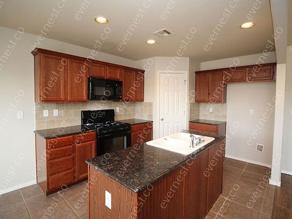 4th image of 3604 E Vail St