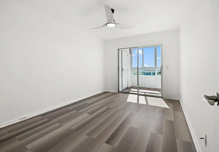 4047 Lincoln Pl #C — Photo 10