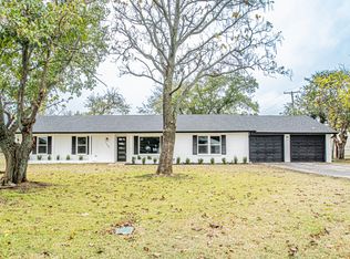 11300 Smallwood Dr, Burleson, TX 76028