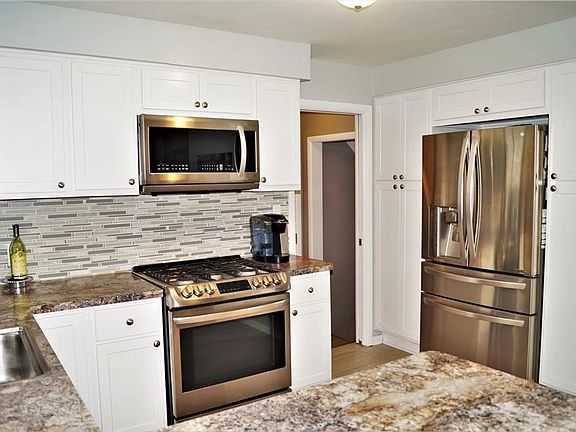 5th image of 3590 Hampton Heights Dr