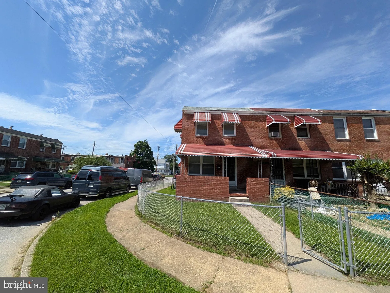 2 bed, 1.0 bath, 1152 sqft, $1,250 — Photo 2