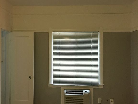 3rd image of 1622 P St APT 26