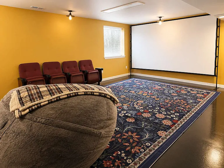 Building's Lounge
