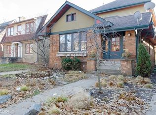 1028 Dobson St, Evanston, IL 60202
