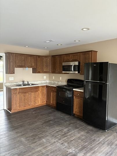 1st image of 156 White Rd #B