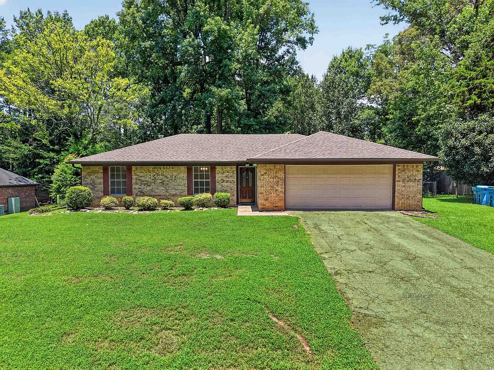 1st image of 313 Crestwood Dr