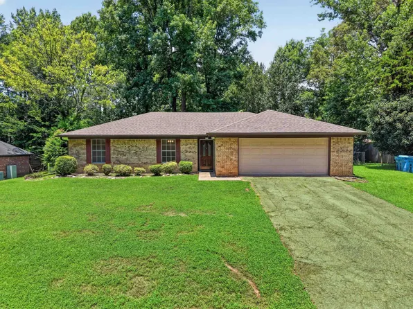 313 Crestwood Dr, Marshall, TX 75672