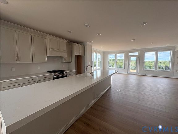 2nd image of 520 Aura Ave