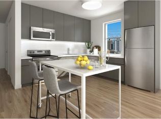418 W Belmont Ave, Chicago, IL 60657