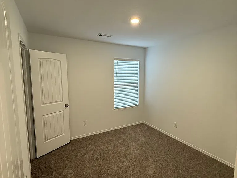 250 Leruss Blvd — Photo 9