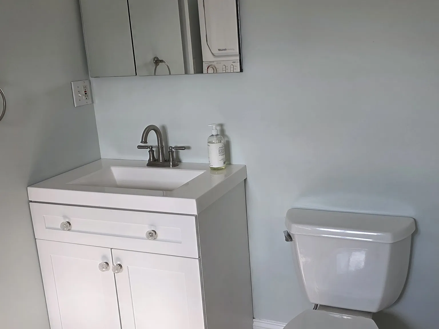 4 bed, 1900 sqft, $3,500 — Photo 3