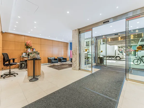 77 West 55th Street image 24 of 25