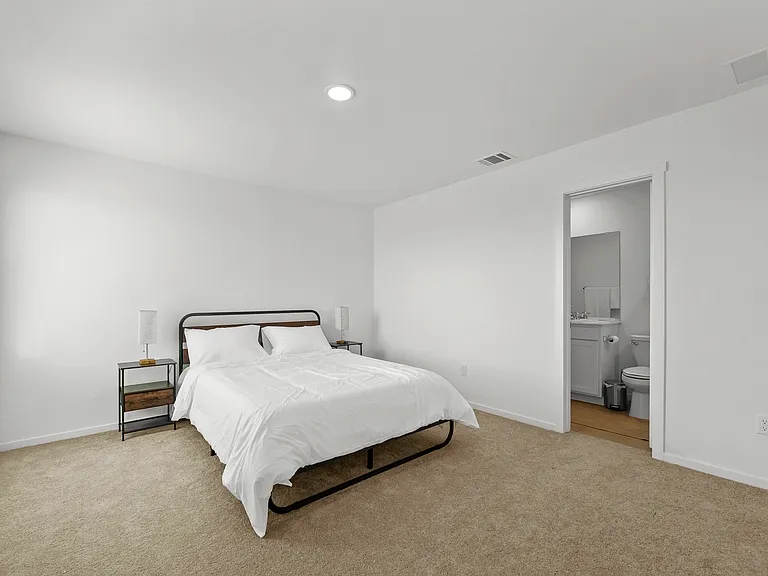 1527 Tiptop Mdw — Photo 13
