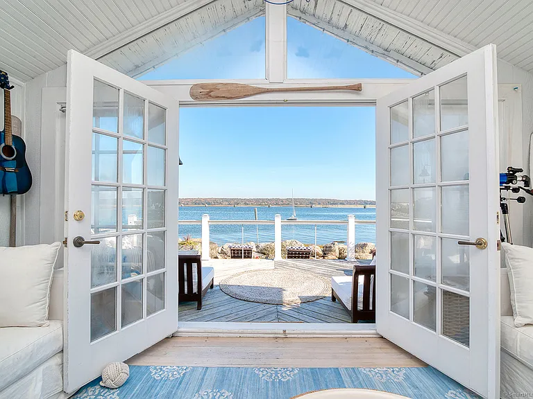114 Jupiter Point Rd — Photo 1