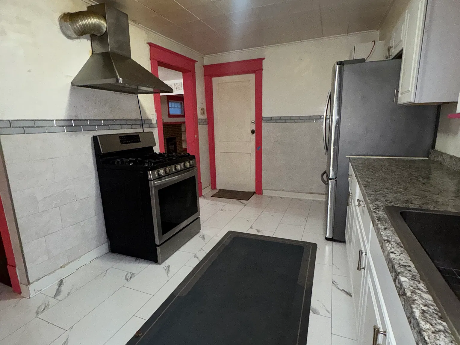 4 bed, $1,300 — Photo 2