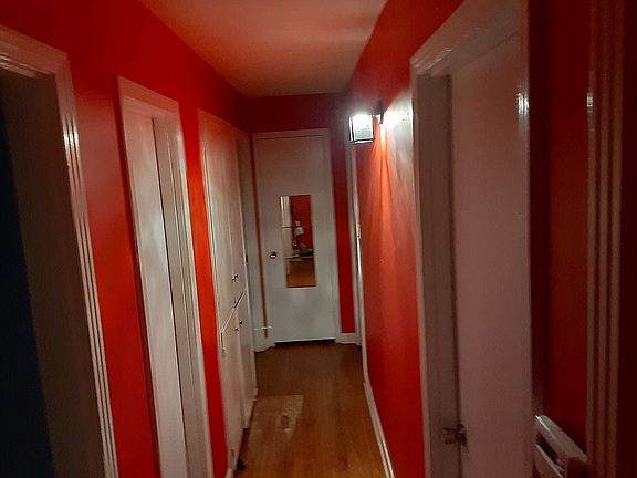 4th image of 909 Woodville Dr