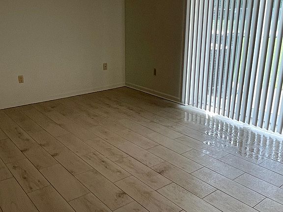 3rd image of 124 Arrowood Dr