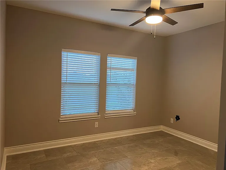 4006 Talbot Dr — Photo 5