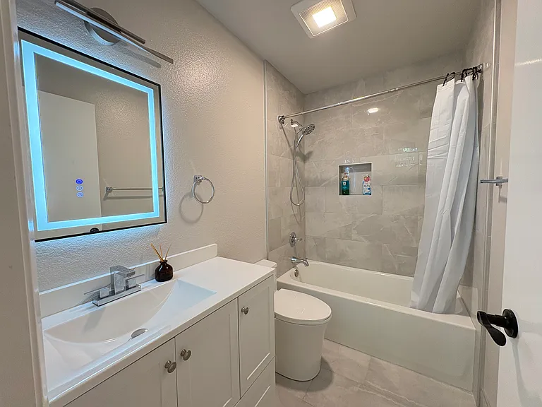 414 Galleria Dr #4 — Photo 18
