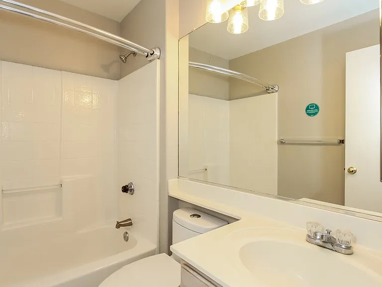 7034 N 28th Dr — Photo 14