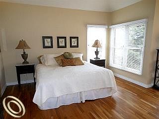 4th image of 3115 Beach Lake Dr E