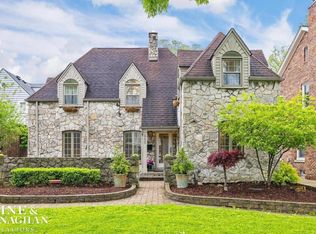 255 Lewiston Rd, Grosse Pointe Farms, MI 48236