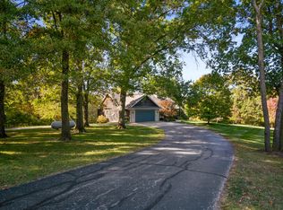 3975 W Applewood Creek Rd, Columbia, MO 65203