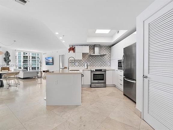 4th image of 200 Sunny Isles Blvd #2-1605