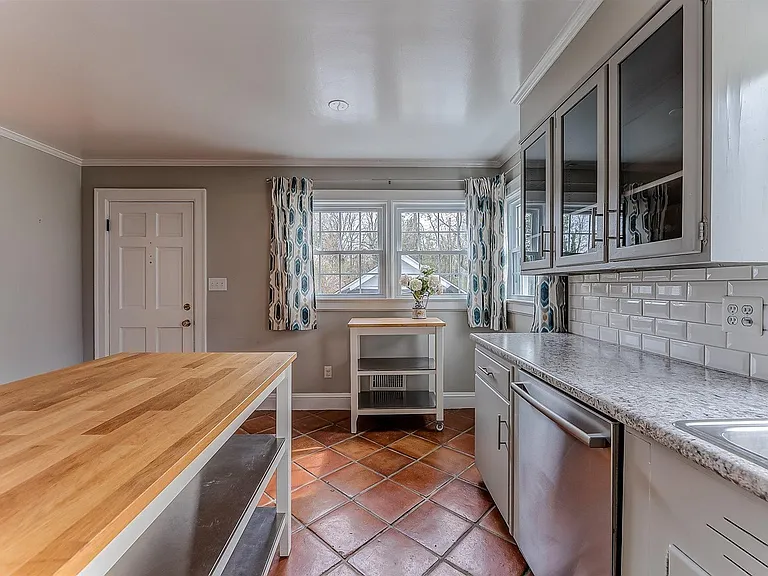2 Wiley Ct — Photo 5