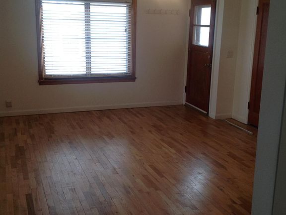 3rd image of 915 1/2 N 22nd St