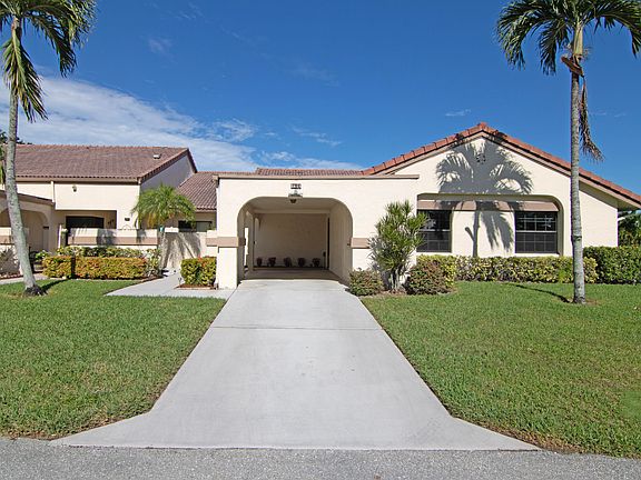 3rd image of 5618 Parkwalk Circle E