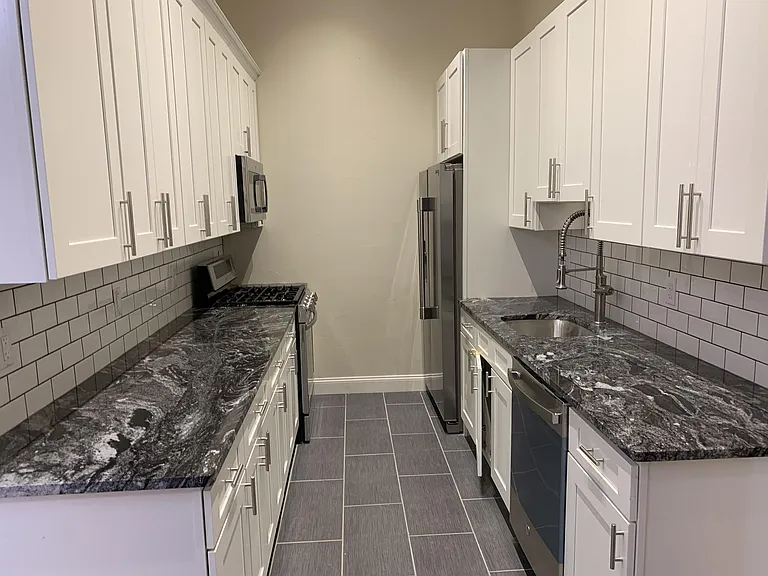 4028 Liberty Ave — Photo 61