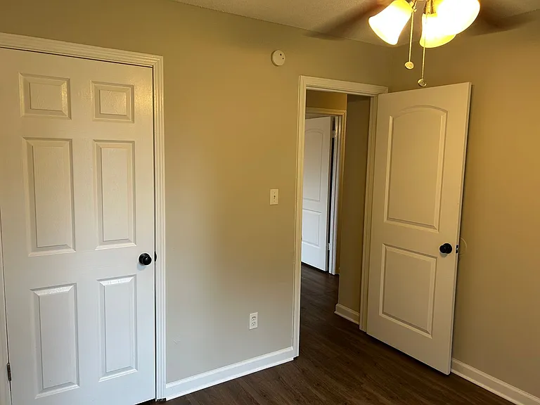 3530 Mayfair Dr — Photo 15