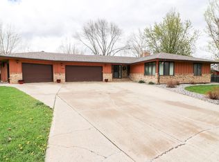 3861 River Dr S, Fargo, ND 58104