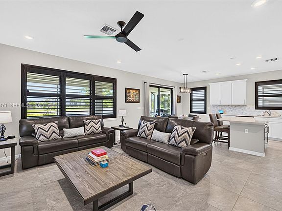 3rd image of 4460 Gramercy Dr