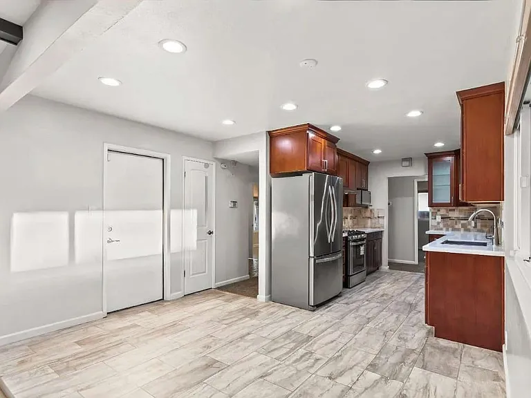1680 Morrill Ave — Photo 5
