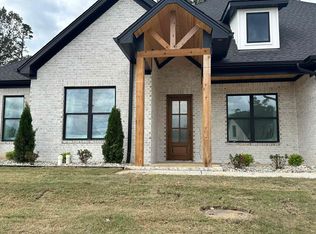 8041 N Shoreline Blvd, Benton, AR 72019