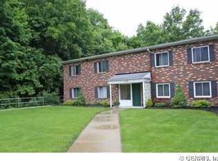 82 Lost Mountain Trl, Rochester, NY 14625