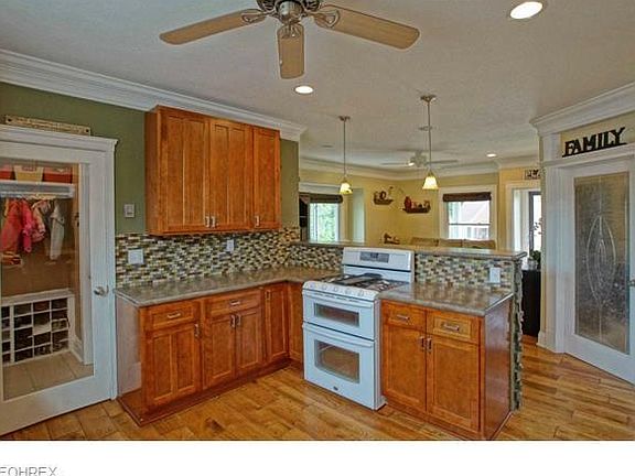 3rd image of 3015 Brookdale Ave