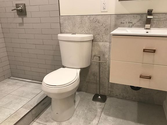 2nd image of 3747 Inglewood Blvd #201