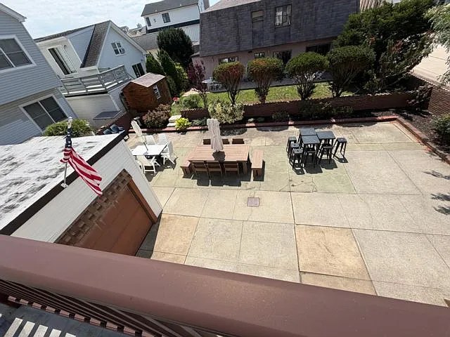 4 bed, 3.0 bath, $4,000 — Photo 2