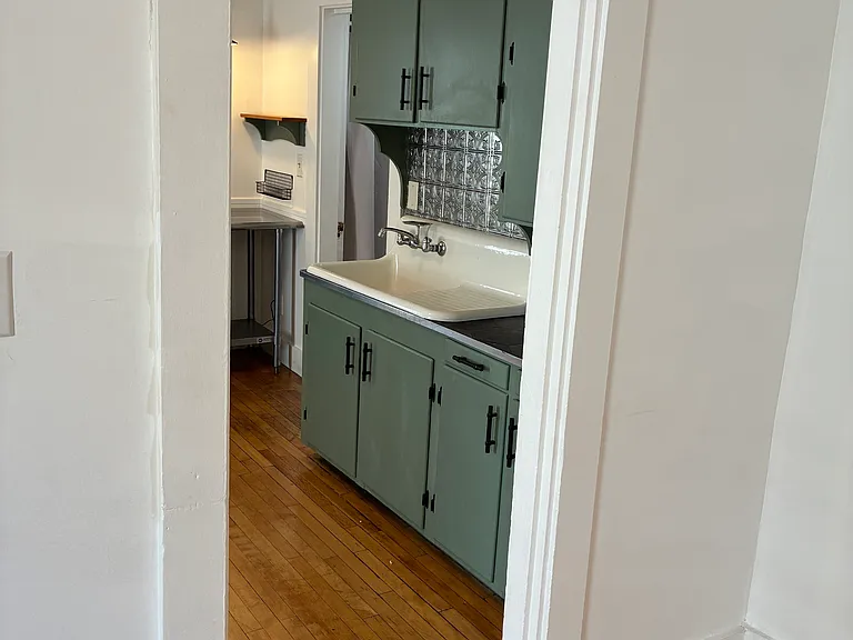 170 Pine St #5 — Photo 8