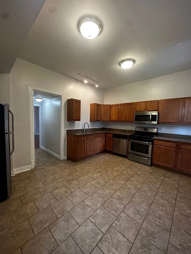 7218 Meade Street — Photo 2