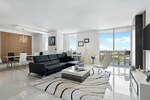 244 Biscayne Blvd #2602 Photo 1