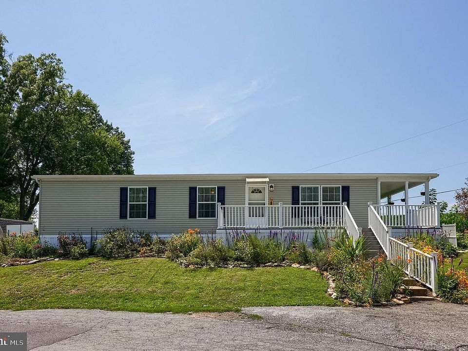 1st image of 18 Dogwood Dr