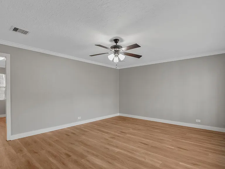 1330 Leaman Ave — Photo 2