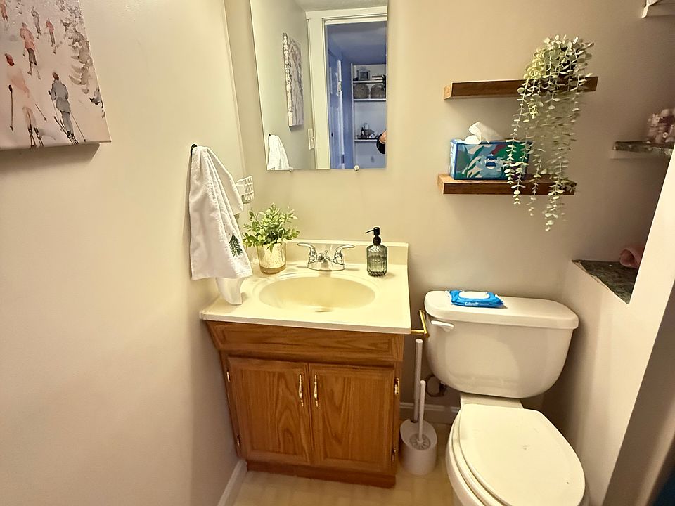 1st image of 313 Essex St #302